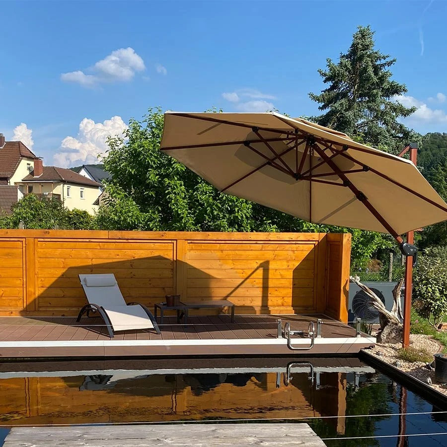 PURPLE LEAF Okrągły parasol ogrodowy z bocznym masztem, aluminiowy w imitacji drewna, z korbą i regulacją nachylenia, na balkon i taras
